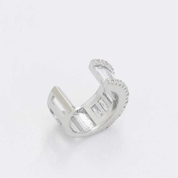 Ear Cuff Platinum Plated CZ Baguette Stone - Picture 5 of 10